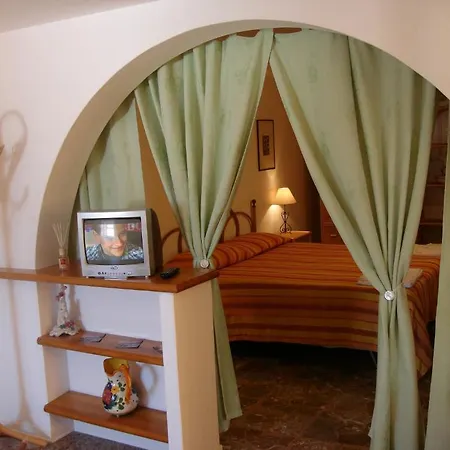 Vacanze Arcobaleno شقة فندقية 3*